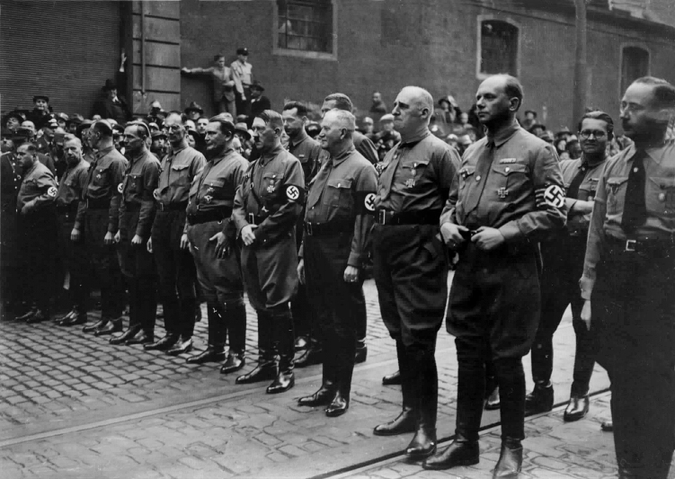 Adolf Hitler at the fifteenth reenactment of the Putsch
